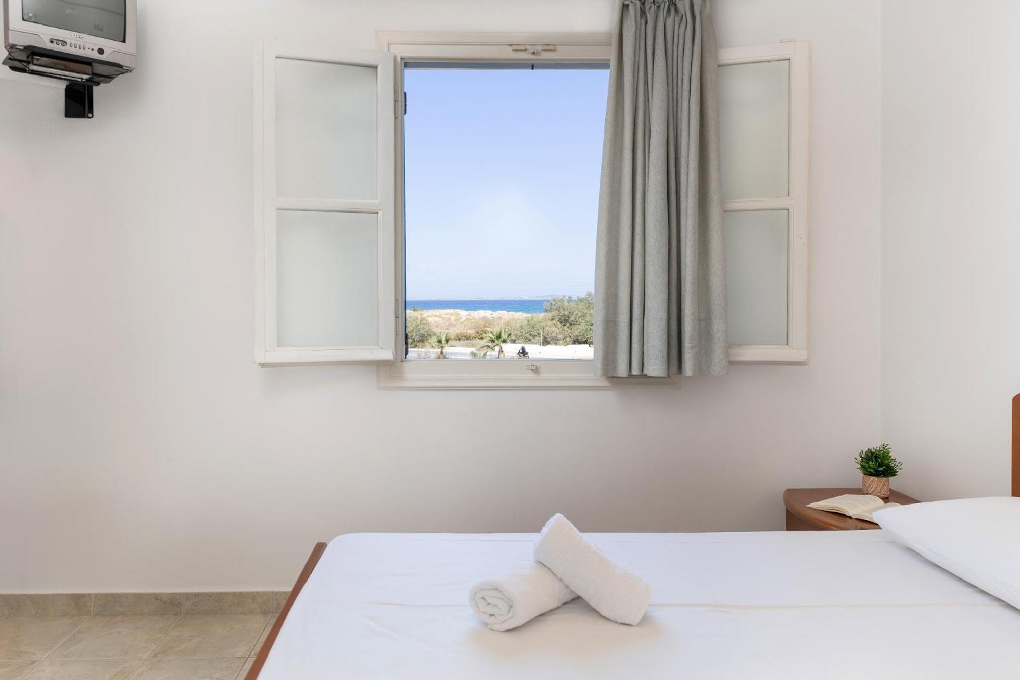 Naxos Edem Studios & Apartments Naxos City Bagian luar foto